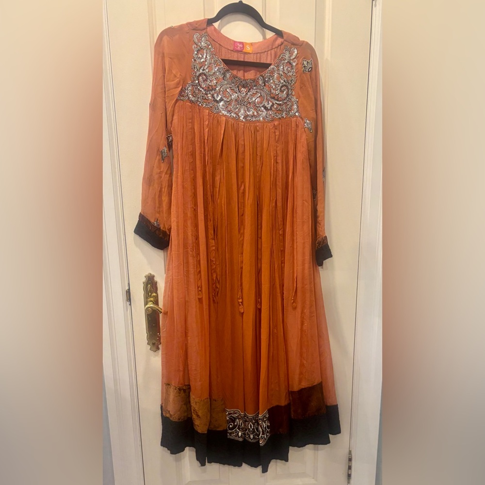 Pakistani suit
